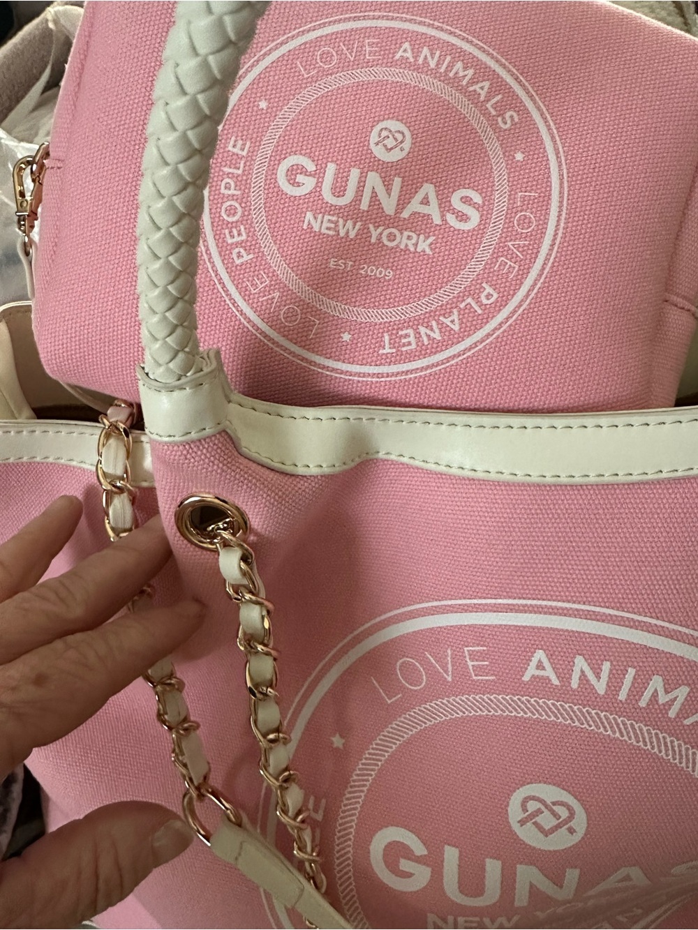 Gunas New York Pink Canvas Tote with Matching Pouch - Picture 2 of 5